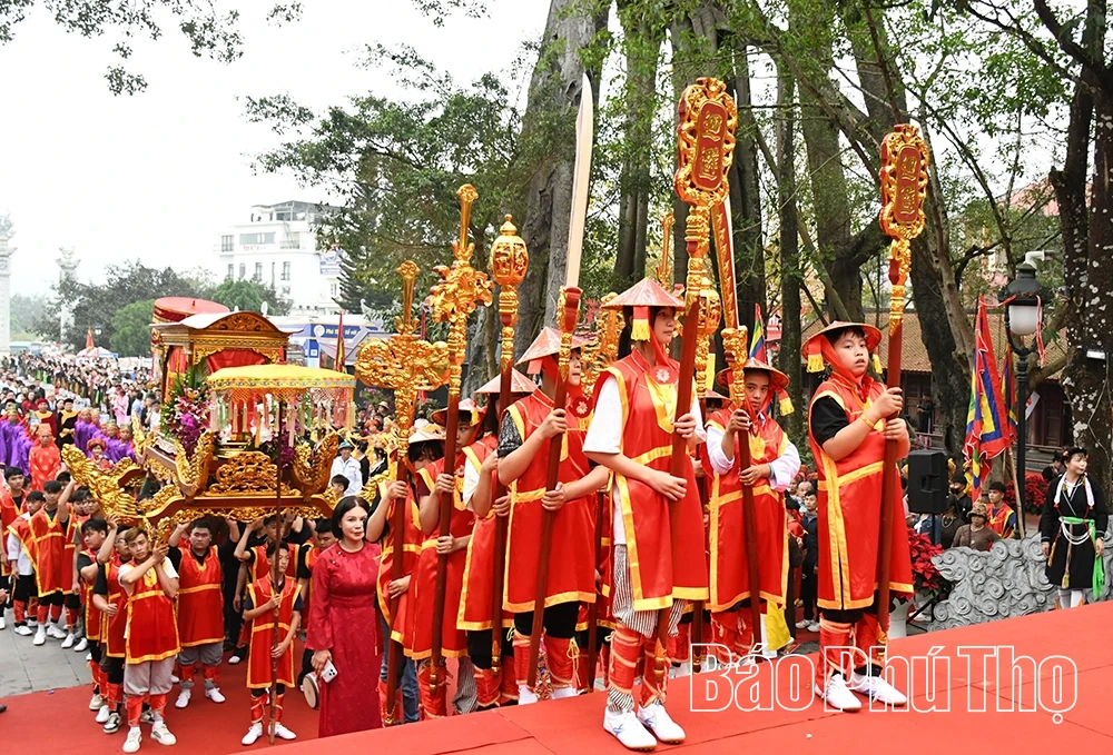 Thờ cúng Hùng Vương và các vị tướng lĩnh thời Hùng Vương gắn với các di tích vùng Đất Tổ