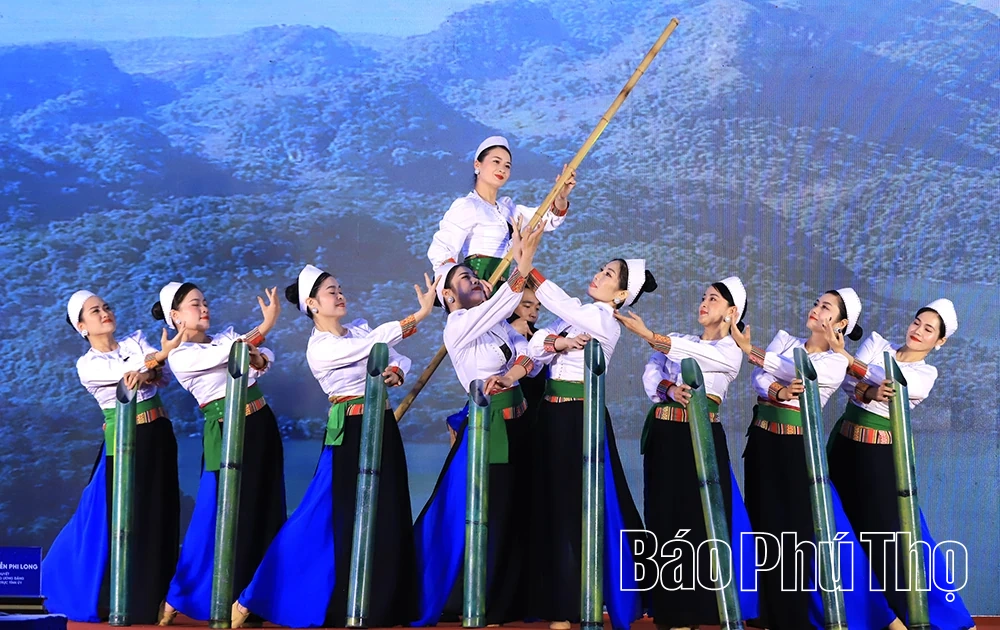 Người Mường hướng về Giỗ Tổ Hùng Vương