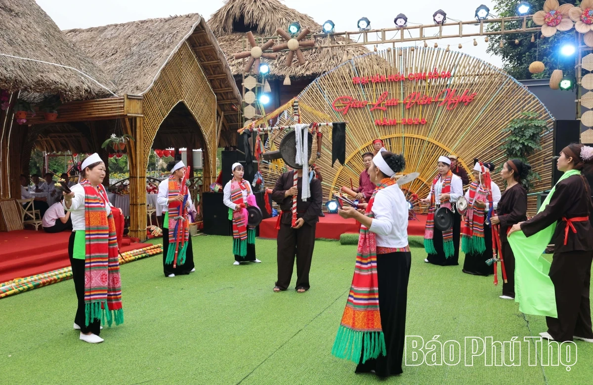 Sắc màu Văn hóa Mường tại Đền Hùng