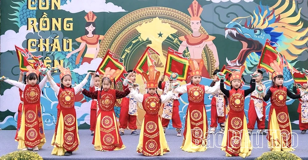 Từ núi thiêng Nghĩa Lĩnh bước ra thế giới