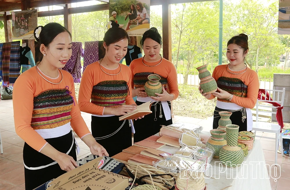 Lắng đọng không gian văn hóa đất cội nguồn