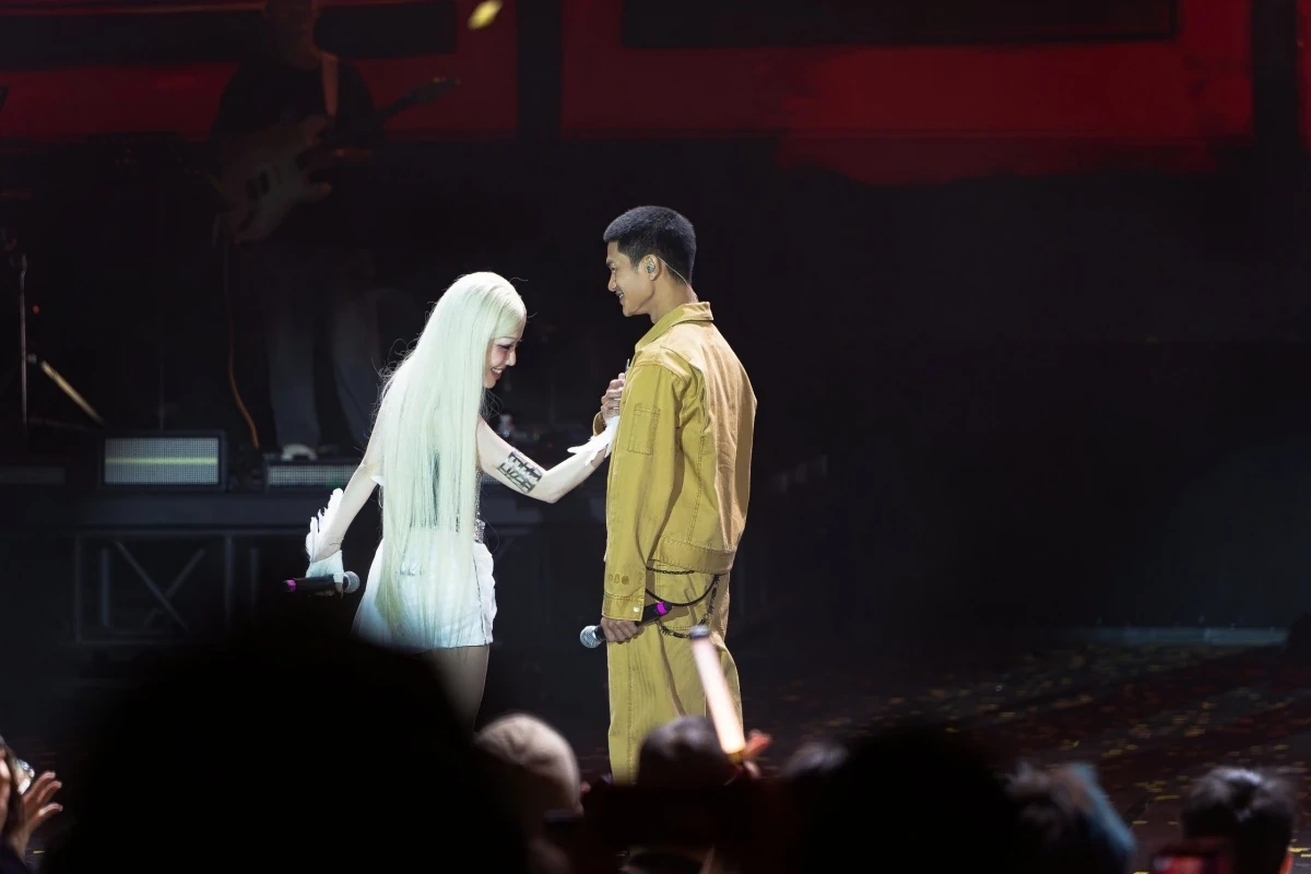 Màn kết hợp bất ngờ của Hoàng Dũng, Nguyễn Hùng, Mỹ Anh trong Sao Concert