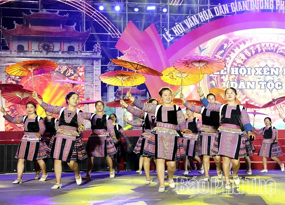 Bức tranh văn hóa đa sắc màu tại Lễ hội Đền Hùng