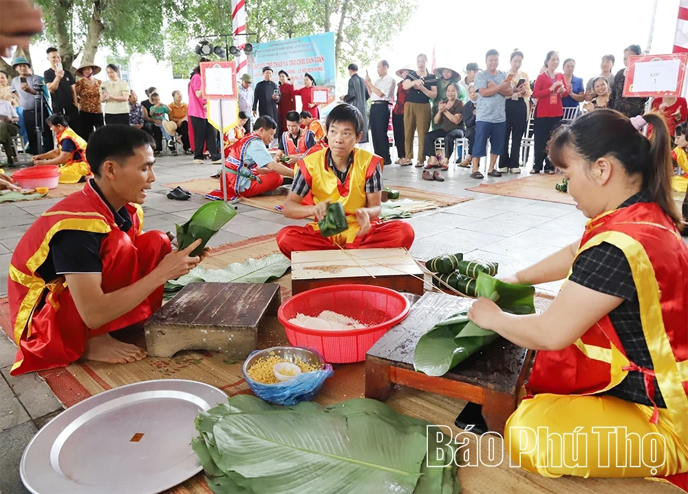 Bức tranh văn hóa đa sắc màu tại Lễ hội Đền Hùng
