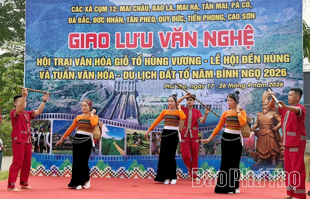 Bức tranh văn hóa đa sắc màu tại Lễ hội Đền Hùng