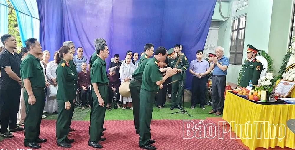 Đón nhận hài cốt liệt sĩ Hoàng Xuân Nghĩa