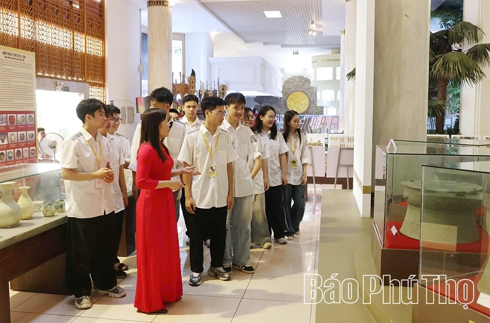 Sôi nổi các hoạt động giáo dục trong trường học hướng về ngày Giỗ Tổ Hùng Vương