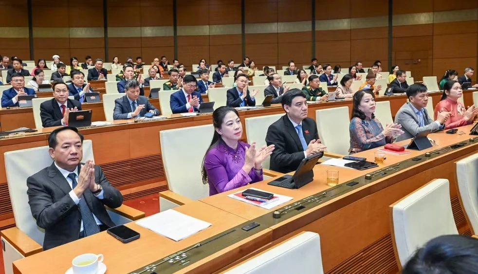 Quốc hội chốt bỏ ngưỡng doanh thu chịu thuế 500 triệu đồng với hộ kinh doanh