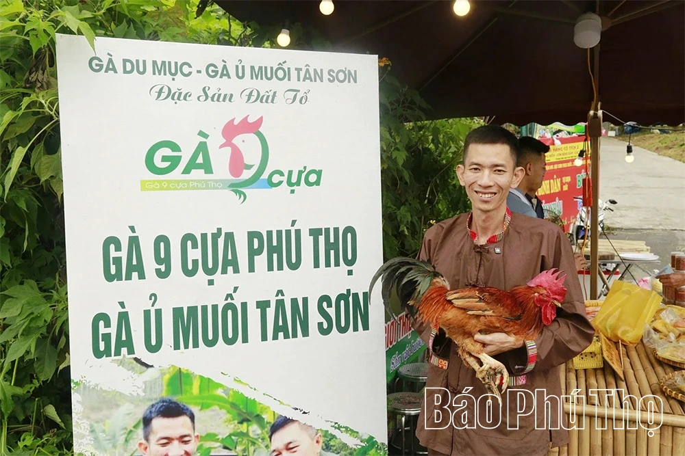 Người giữ lễ vật thời Hùng Vương giữa mùa Giỗ Tổ