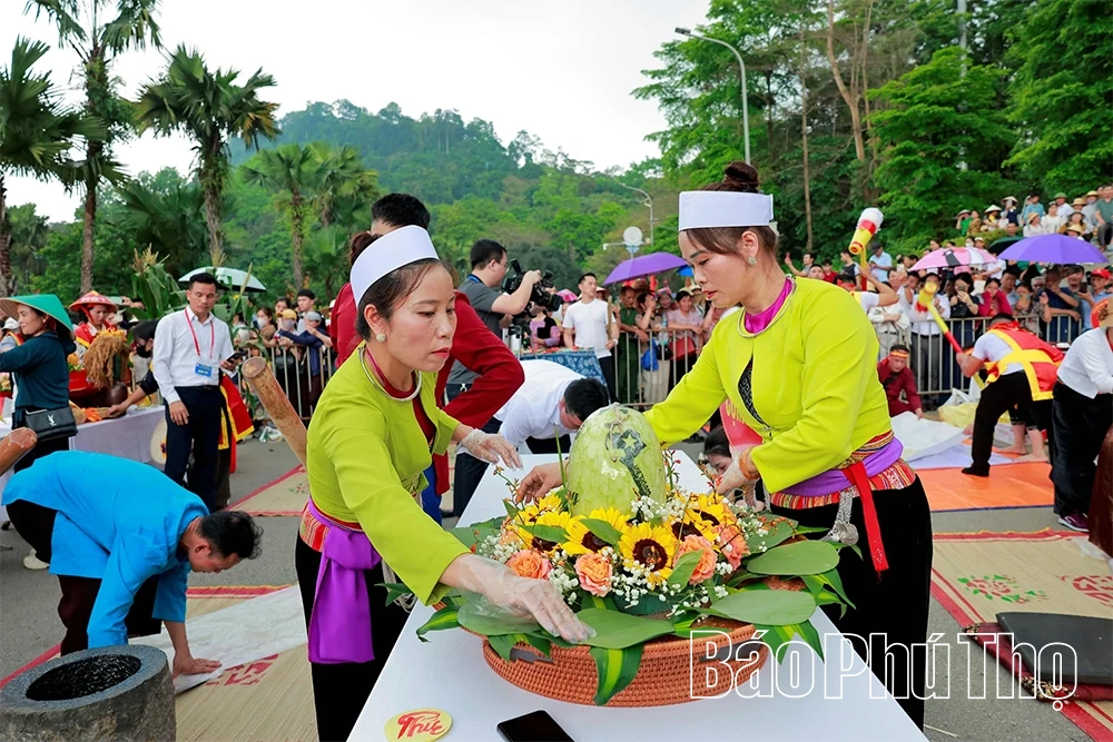 Thảo thơm tấm bánh dâng Vua
