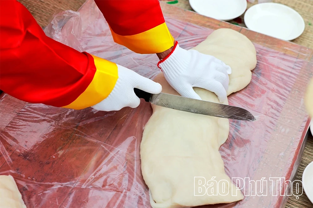 Thảo thơm tấm bánh dâng Vua