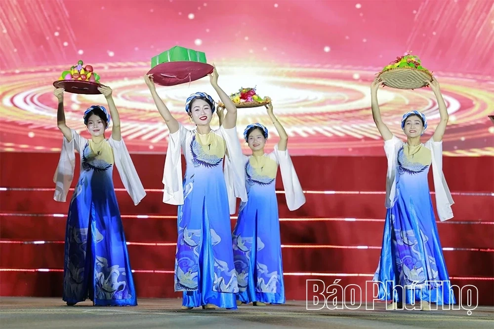 Vibrant Folk Colors Converge at the Sounds of the Roots Festival