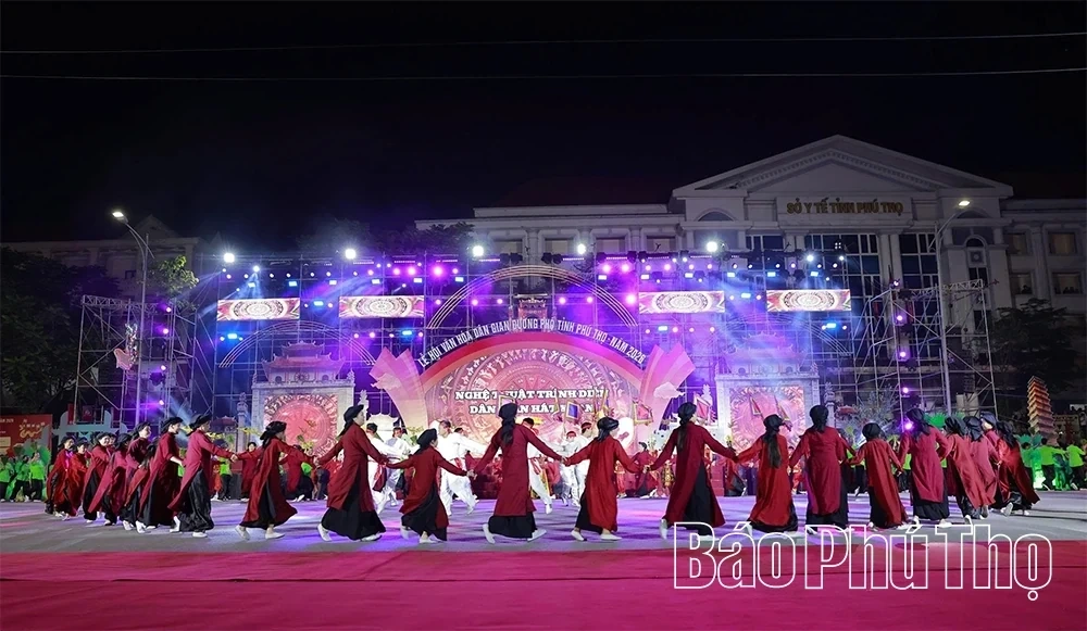 Vibrant Folk Colors Converge at the Sounds of the Roots Festival