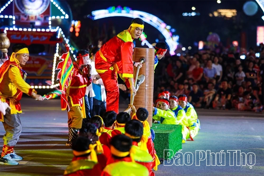 Vibrant Folk Colors Converge at the Sounds of the Roots Festival