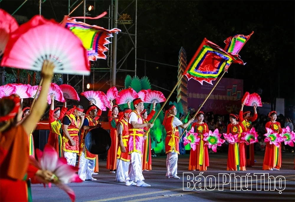 Vibrant Folk Colors Converge at the Sounds of the Roots Festival