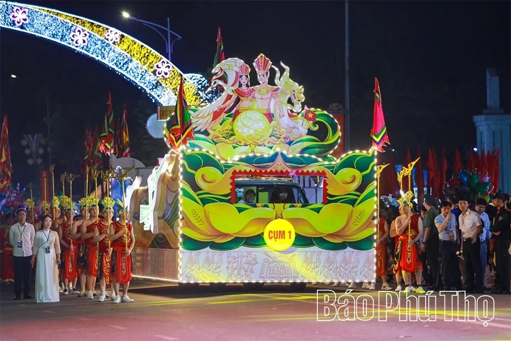 Vibrant Folk Colors Converge at the Sounds of the Roots Festival