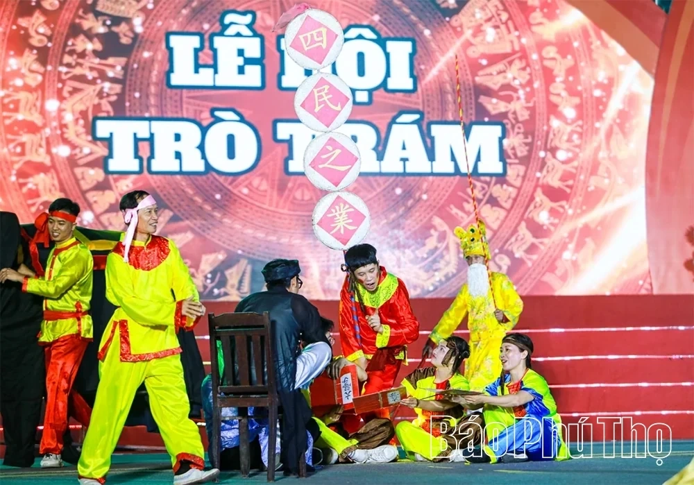 Vibrant Folk Colors Converge at the Sounds of the Roots Festival