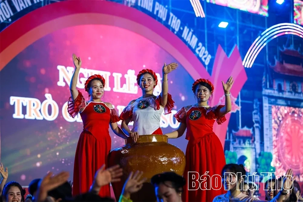 Vibrant Folk Colors Converge at the Sounds of the Roots Festival