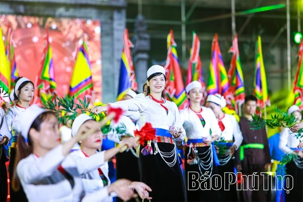 Vibrant Folk Colors Converge at the Sounds of the Roots Festival