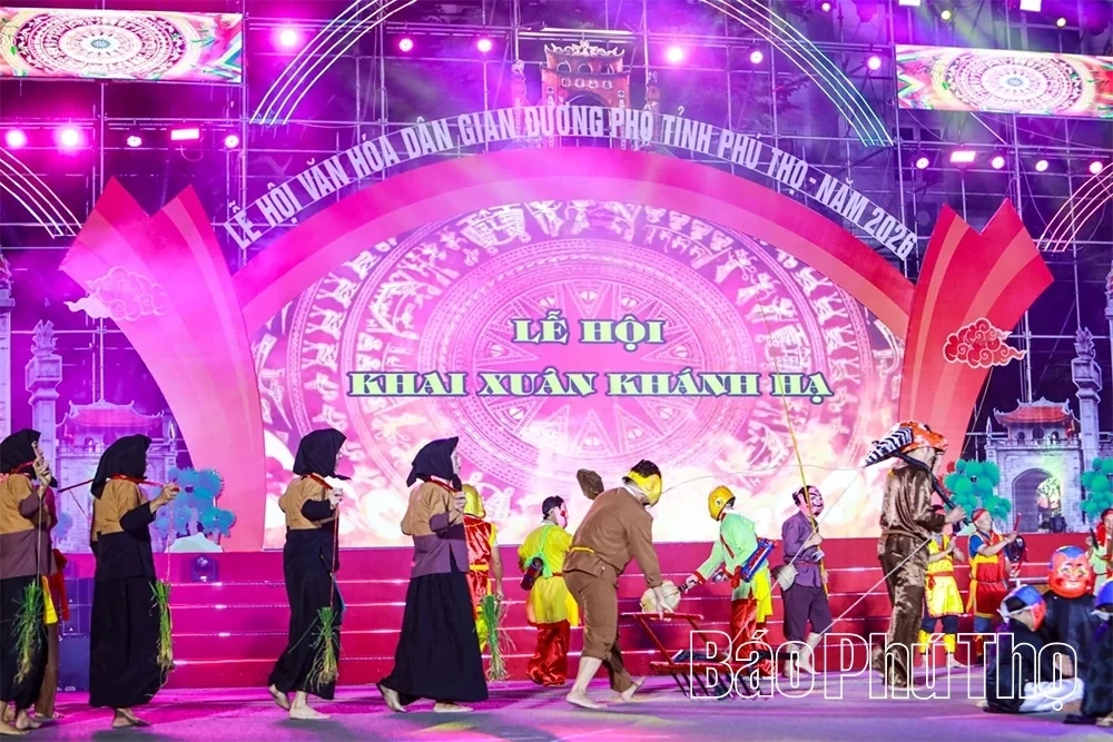 Vibrant Folk Colors Converge at the Sounds of the Roots Festival