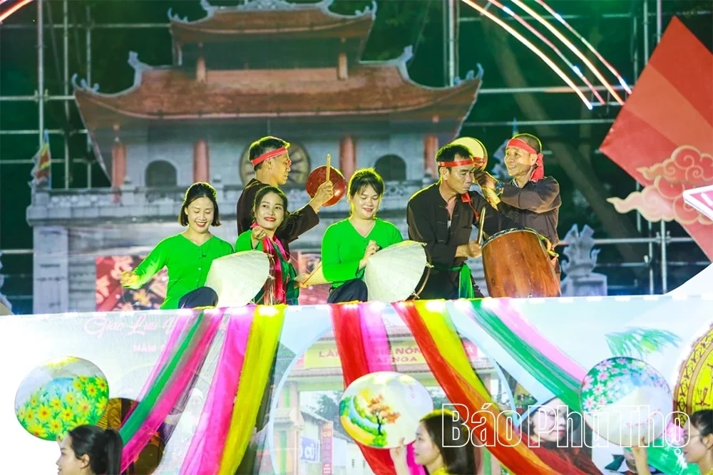 Vibrant Folk Colors Converge at the Sounds of the Roots Festival