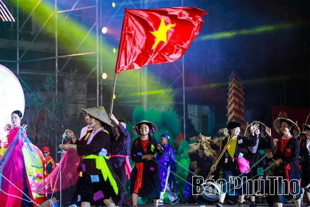 Vibrant Folk Colors Converge at the Sounds of the Roots Festival