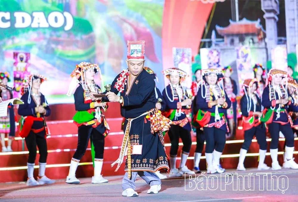 Vibrant Folk Colors Converge at the Sounds of the Roots Festival