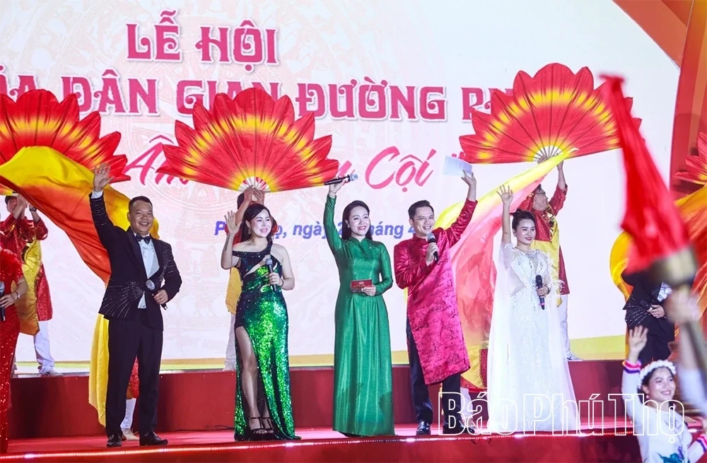 Vibrant Folk Colors Converge at the Sounds of the Roots Festival