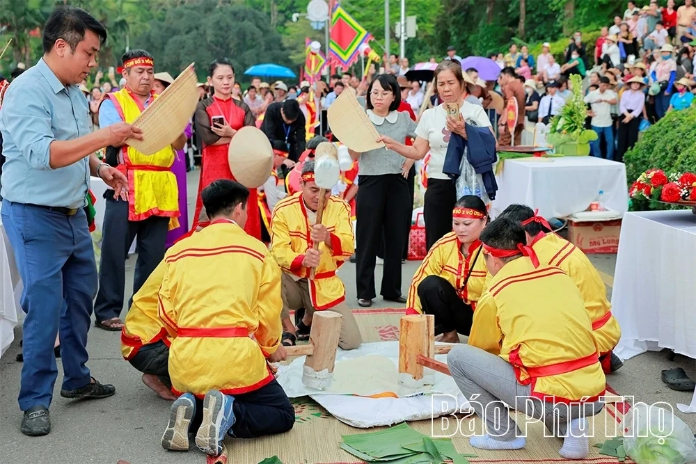 Pious Offerings: Fragrant Cakes for the Kings