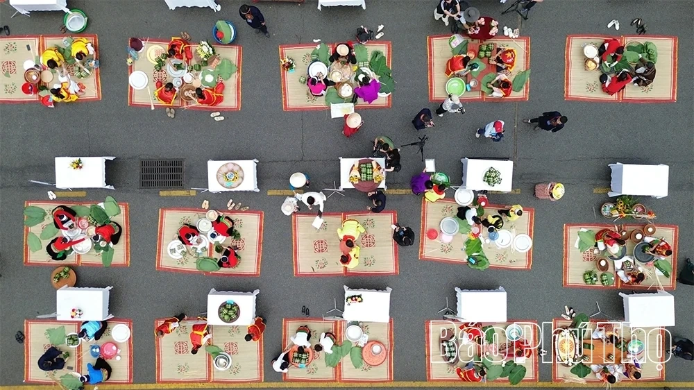 Pious Offerings: Fragrant Cakes for the Kings