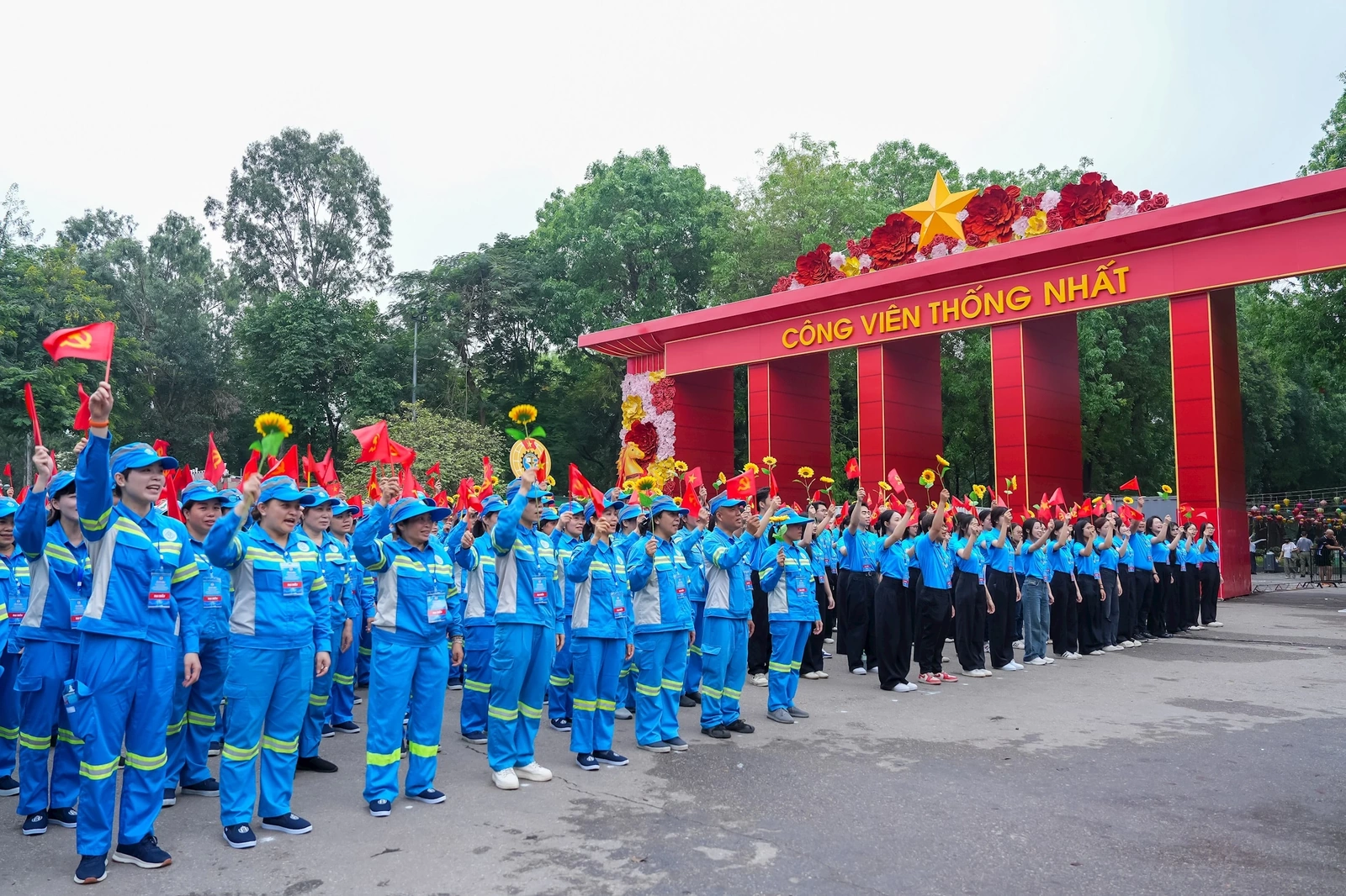 Giai cấp công nhân trong sự nghiệp xây dựng đất nước hùng cường và phát triển Thủ đô Hà Nội