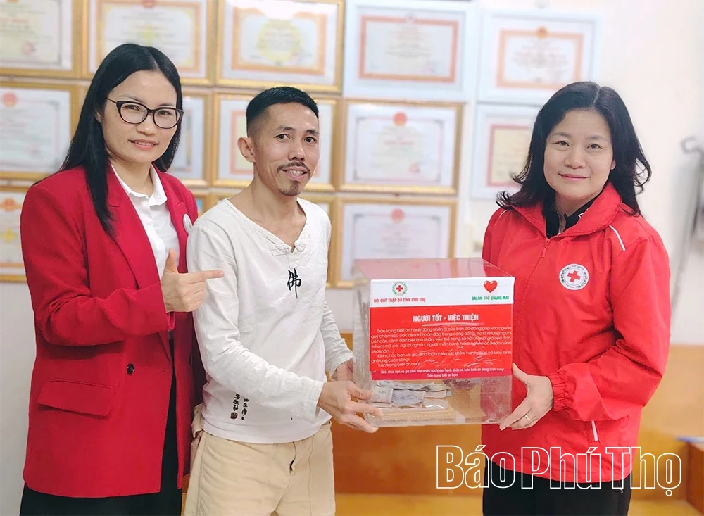 Lan tỏa yêu thương từ những “salon đặc biệt”