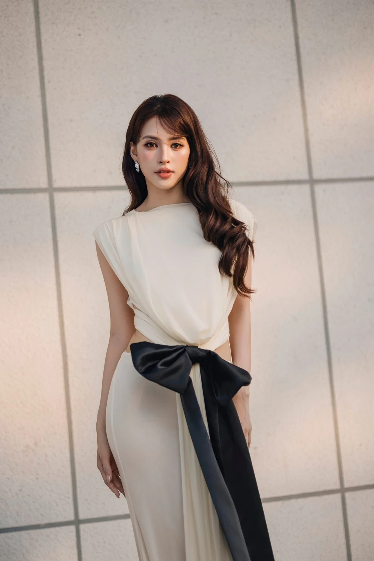 Những nàng hậu lấn sân diễn xuất trên màn ảnh rộng