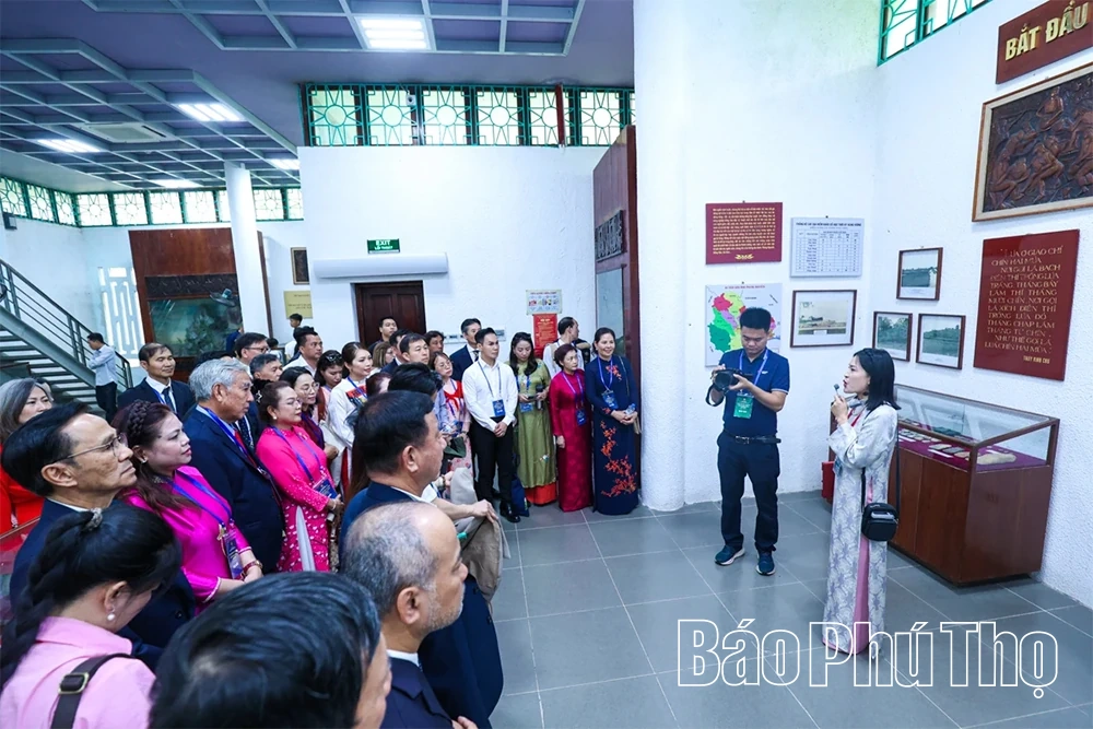 Giỗ Tổ Hùng Vương - Lễ hội Đền Hùng và Tuần Văn hóa - Du lịch Đất Tổ: Hội tụ tinh hoa văn hóa Việt