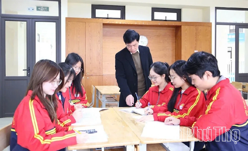 Bài 2: Tập trung phát triển nguồn nhân lực chất lượng cao