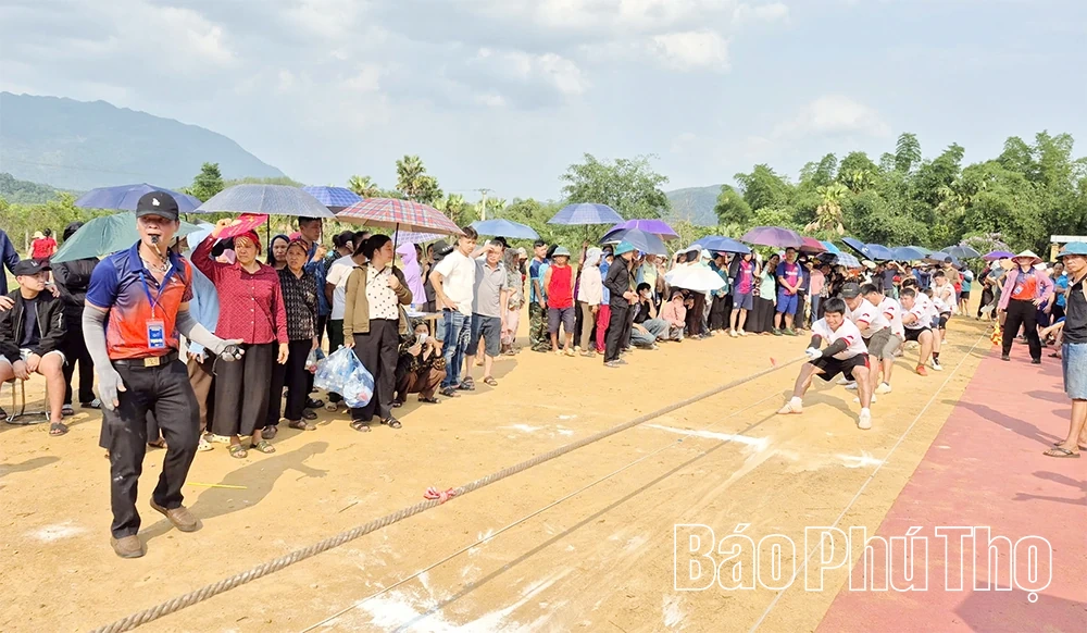 Hơn 400 vận động viên tham gia Đại hội Thể dục, thể thao xã Bao La lần thứ I