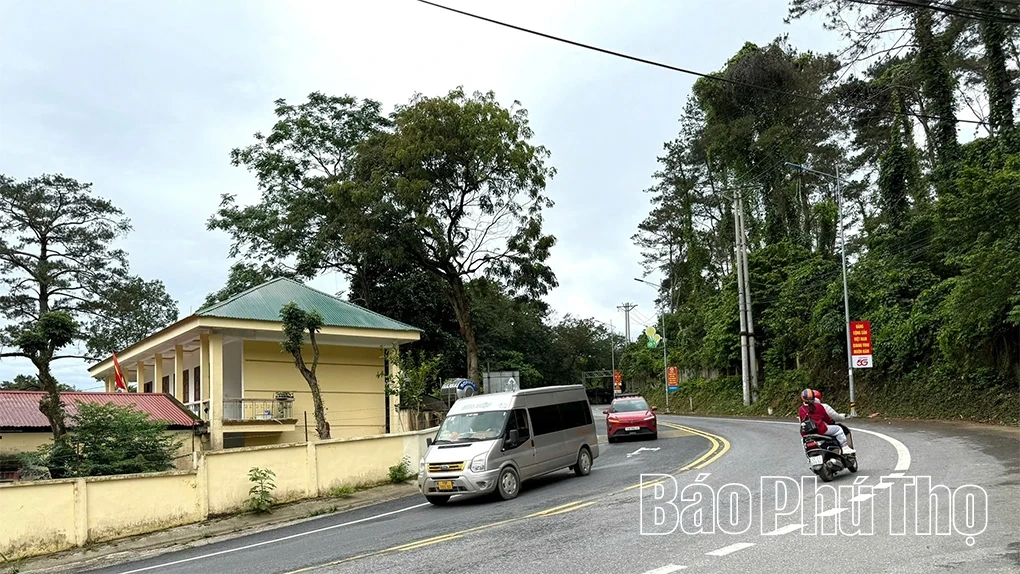 Cảnh báo nguy cơ mất an toàn giao thông trên đường lên Tam Đảo dịp nghỉ lễ