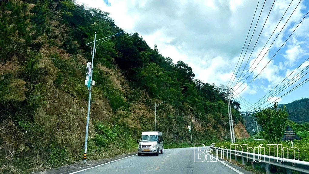 Cảnh báo nguy cơ mất an toàn giao thông trên đường lên Tam Đảo dịp nghỉ lễ