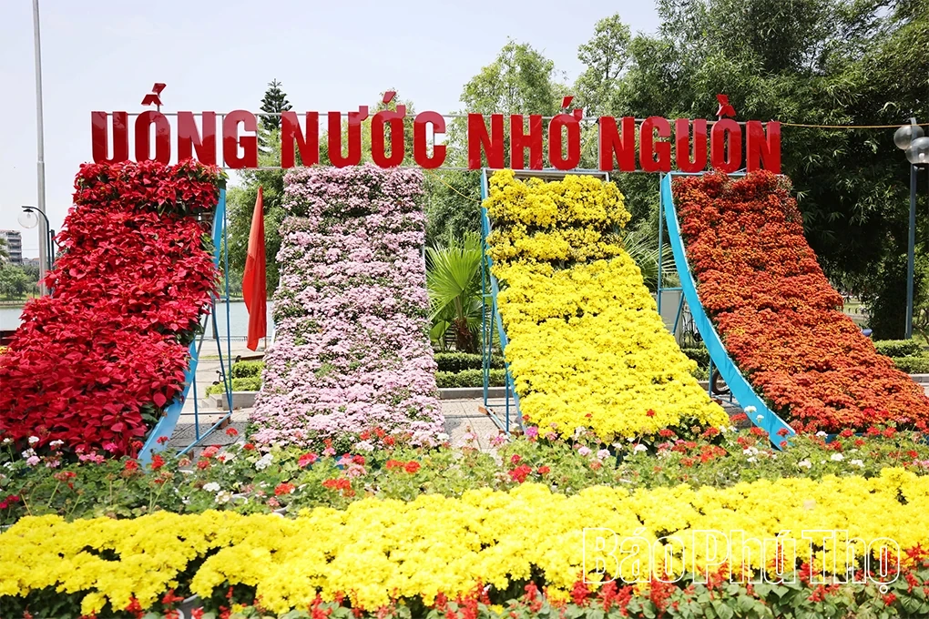 Tưng bừng cờ hoa chào mừng các ngày lễ 30/4 và 1/5