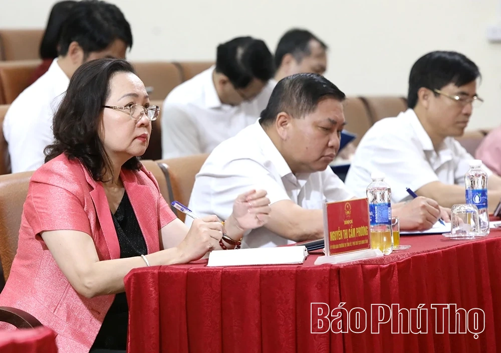 Cử tri các xã Cao Phong, Mường Thàng, Thung Nai nêu 18 ý kiến tới đại biểu Quốc hội tỉnh