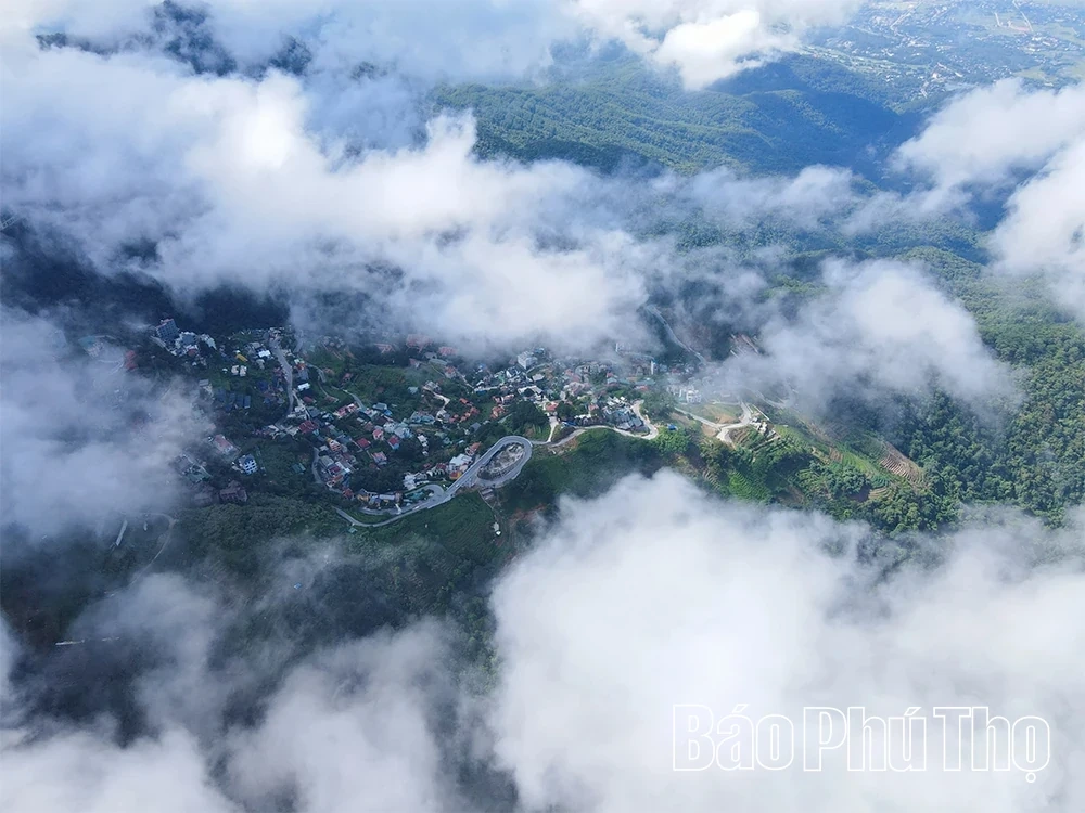 Phu Tho Welcomes Approximately 335,000 Tourists During April 30 - May 1 Holiday