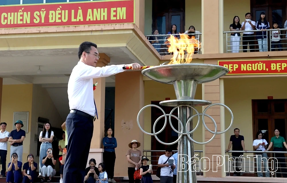 Gần 600 vận động viên tham gia Đại hội Thể dục thể thao xã Phù Ninh lần thứ I