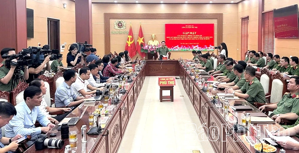Kỳ IV: Bảo vệ ANTQ - mặt trận của toàn dân