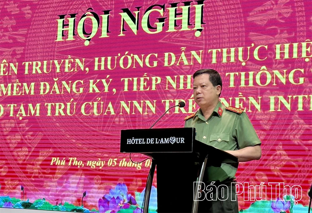 Tuyên truyền, hướng dẫn khai báo tạm trú cho người nước ngoài trên nền tảng Internet