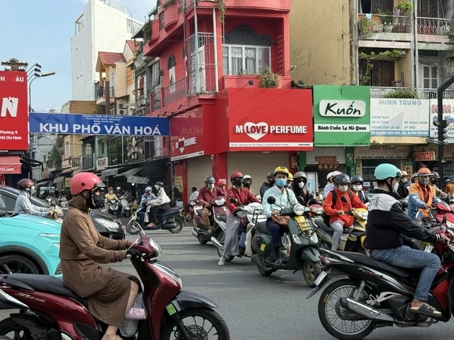 Kiểu phanh sai lầm của người Việt khi đi xe máy