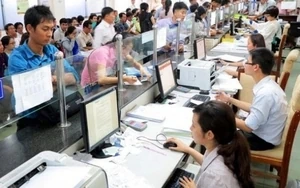 Tiếp tục sắp xếp bộ máy; xây lộ trình cải cách tiền lương