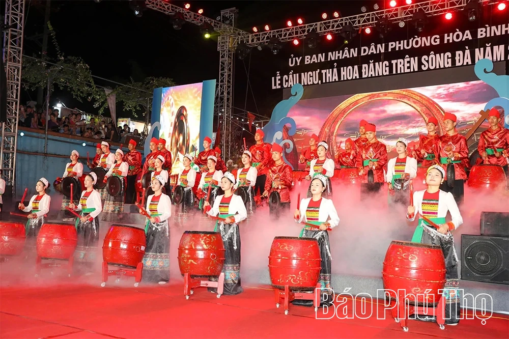 Đêm Đà giang nghe tiếng chiêng vọng núi