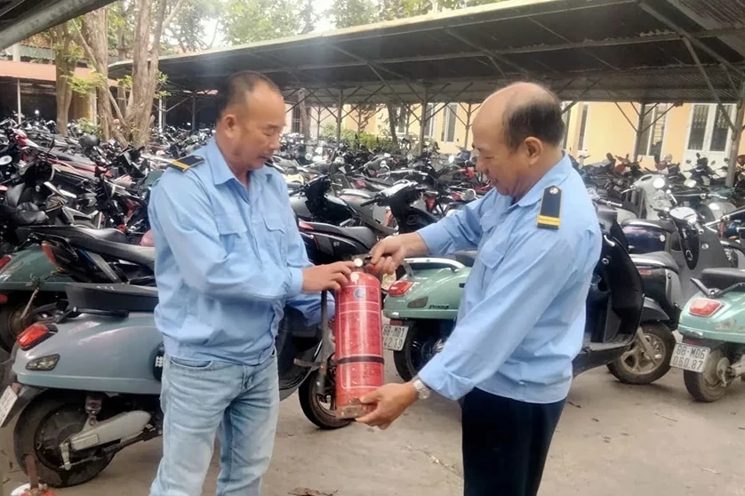 Siết chặt quản lý, chặn nguy cơ cháy nổ tại các bãi trông giữ xe