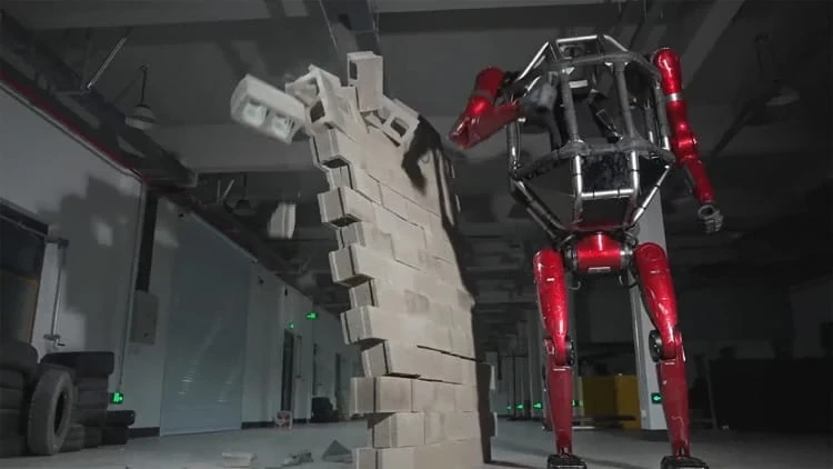 Trung Quốc trình làng robot biến hình có người điều khiển đầu tiên trên thế giới