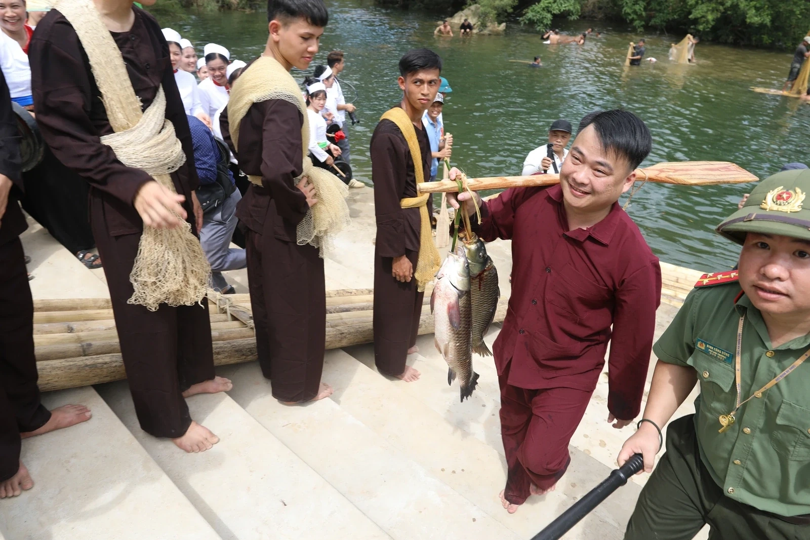 Unique Traditional Stream Fishing Festival Attracts Massive Crowds